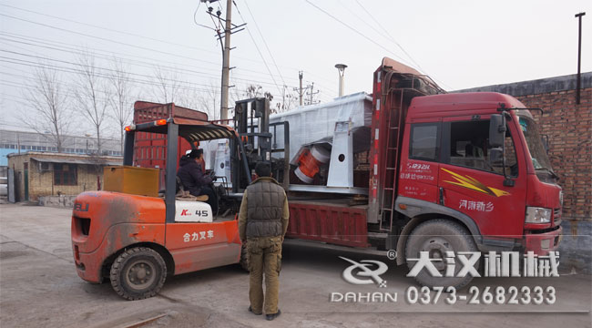 寶珠砂直線(xiàn)振動(dòng)篩分機(jī)